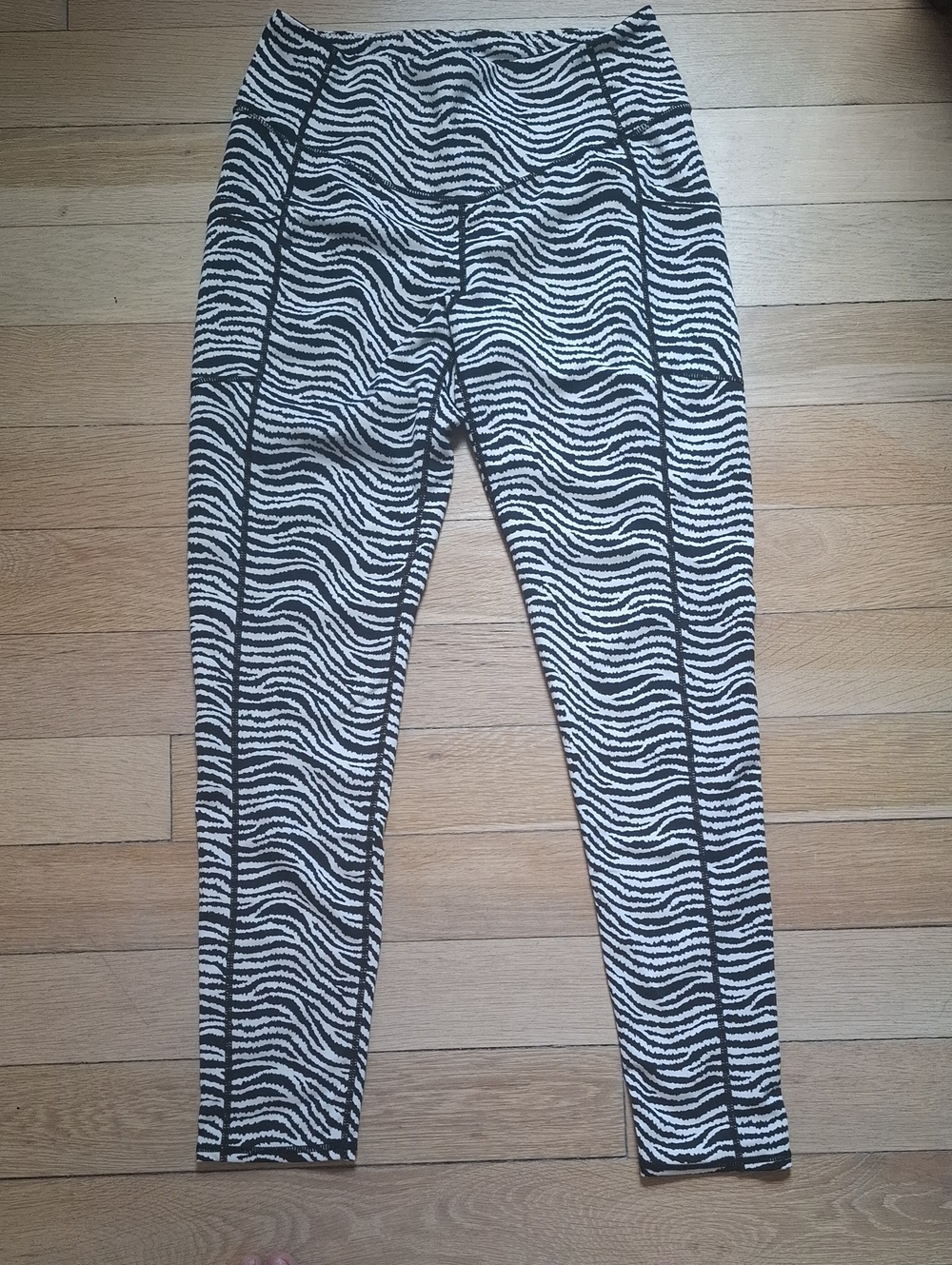 J. McLaughlin Black & White Zebra Print High-Rise Leggings